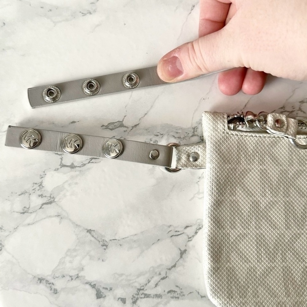 MICHAEL Michael Kors Monogram Coated Chain
Belt Bag White Metallic Size M EUC - Picture 5 of 10